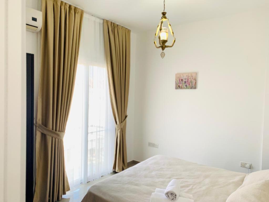 Luxury Two-Bedroom Apartment In Amazing Place Lukomorye E5 Karavas  Exterior foto